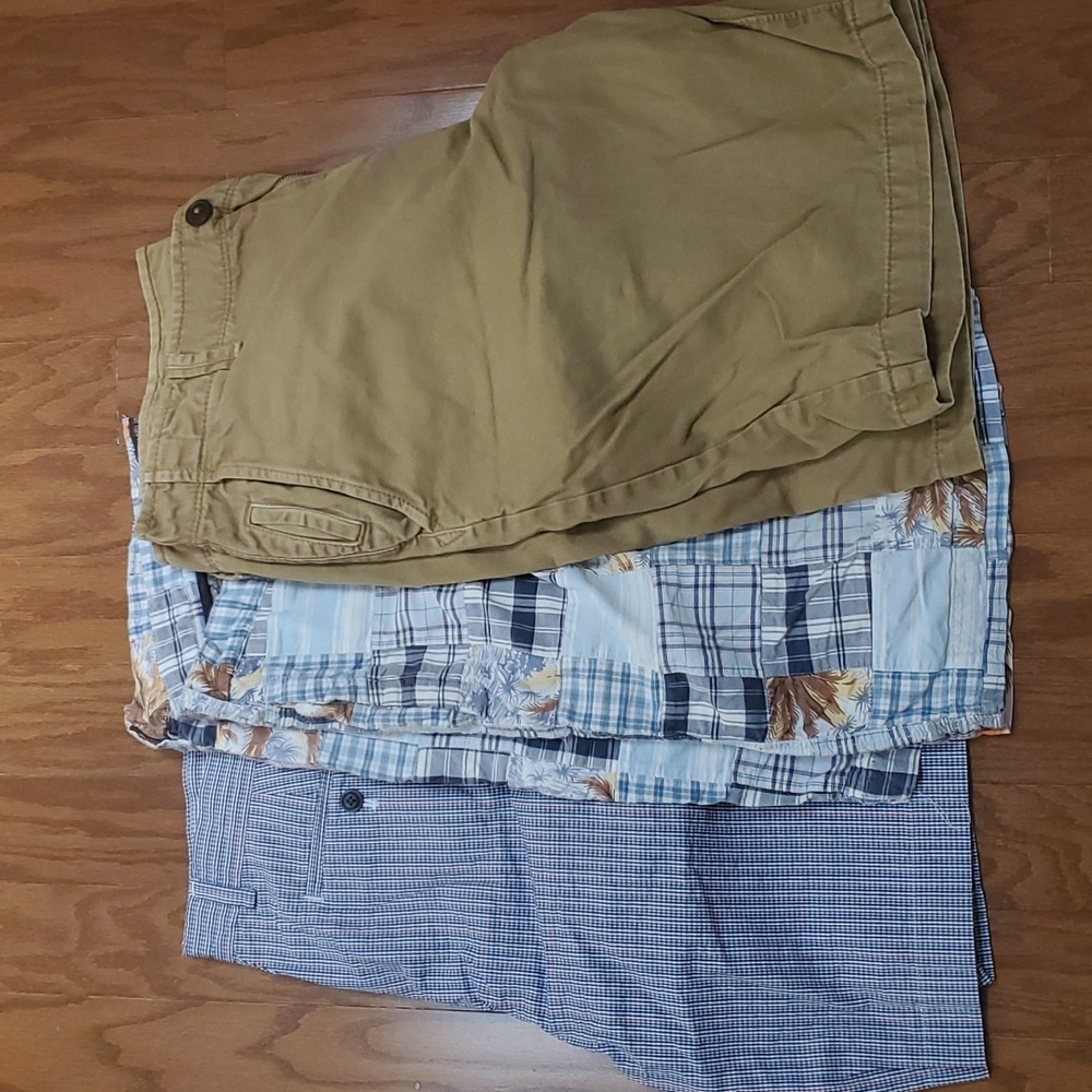 3 pairs of Mens shorts